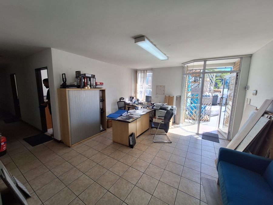 To Let commercial Property for Rent in Killarney Gardens Western Cape